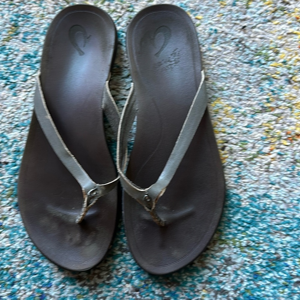 OluKai leather flip flops